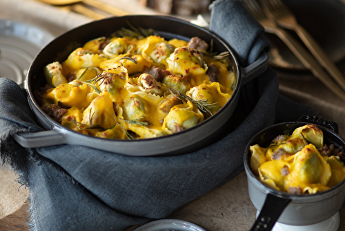 Gratin savoureux de tortellini ricotta épinards Giovanni Rana, saucisses & romarin et sauce béchamel au potiron