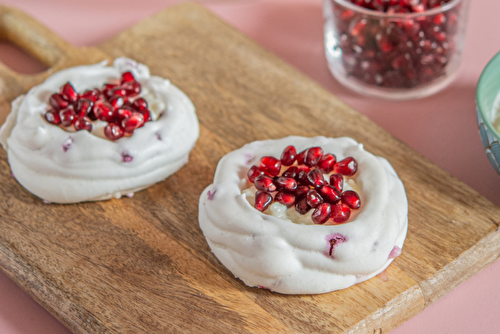 Pavlovas à la grenade et au riz au lait à la fleur d’oranger