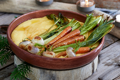 Polenta crémeuse et légumes rôtis