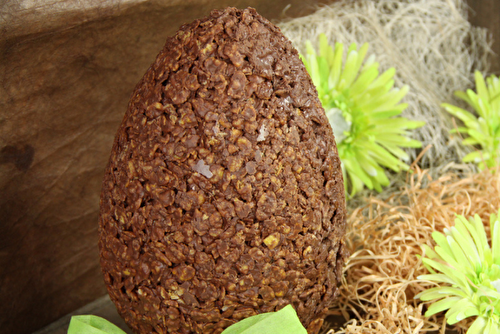 Oeuf de pâques en cornflakes et chocolat au lait