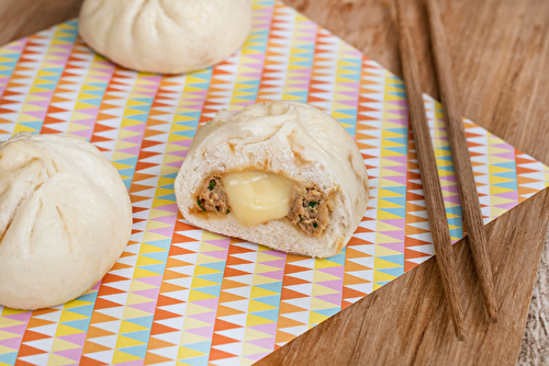 Mini baos au poulet caramélisé et au Reblochon AOP de printemps Pochat & Fils