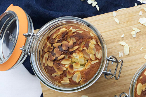 Cake à la rhubarbe et aux amandes