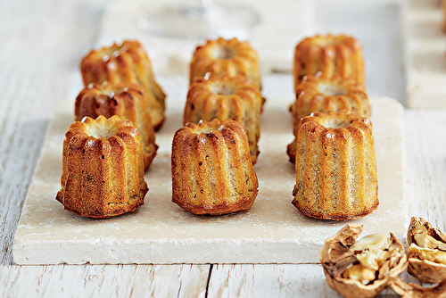 Mini-cannelés au fromage et aux noix