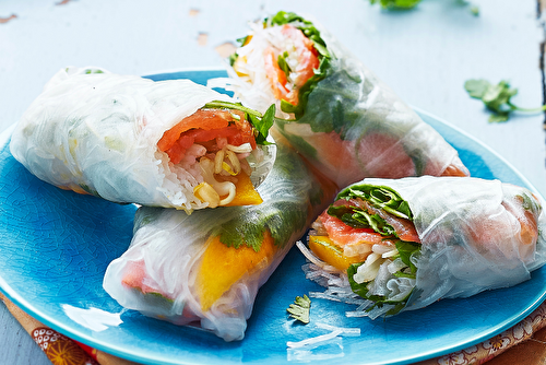 Rouleaux de printemps truite fumée de France à la mangue et coriandre