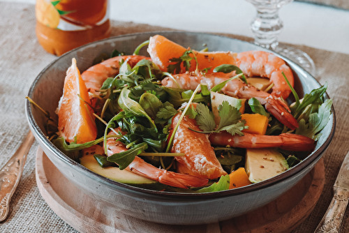 Salade de gambas à la mangue et à l’avocat