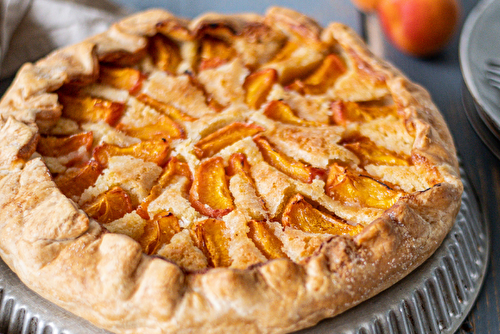 Tarte rustique crème amande et abricots