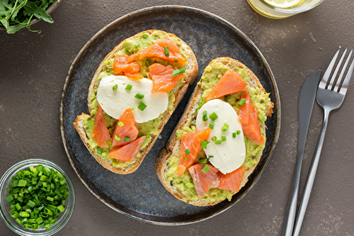 Bruschetta Mozzarella Fior di Latte, saumon fumé et ciboulette