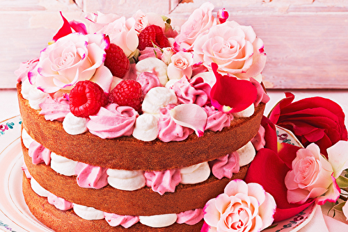 Gâteau à la framboise et à la rose