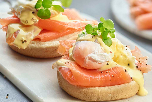 Oeufs Bénédicte au saumon fumé Mowi et muffins anglais maison