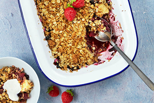 Crumble aux pommes et aux fruits rouges