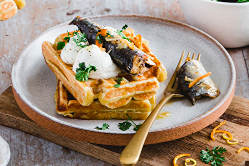 Gaufres de pommes de terre aux sardines aux écorces d’orange et citron