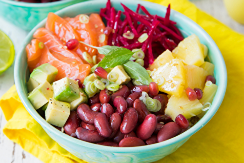 Poke bowl hawaïen au saumon et aux haricots rouges