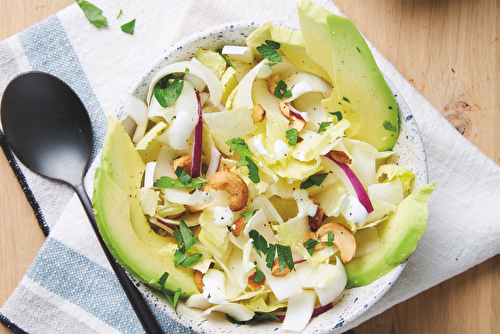 Salade d’endives et avocat aux noix de cajou