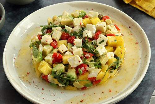 Tartare de mozzarella di bufala à la mangue, avocat et roquette