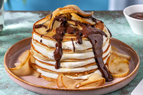 Gâteau de crêpes à la poire caramélisées et au chocolat