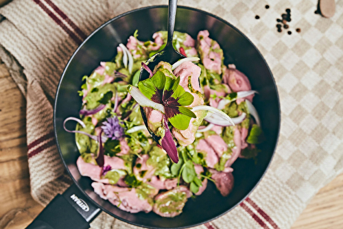 Gnocchis à la betterave et sauce pesto aux amandes