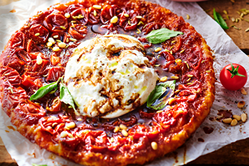 Tarte tatin de tomates cerises à la burrata et à la crème au Vinaigre balsamique de Modène Tramier