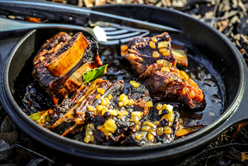 Plat de côte de bœuf irlandais glacé à la bière