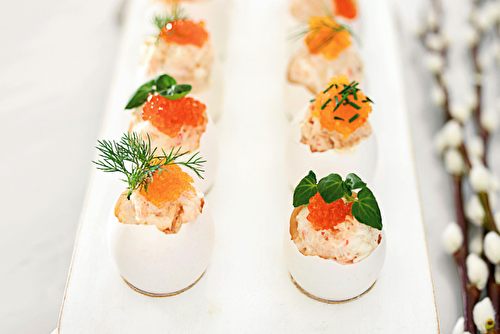 Oeufs d’hiver à la mousse de cabillaud, saumon et tourteau