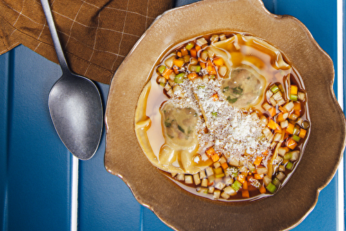 Ravioles de veau au Pecorino, bouillon de légumes, gingembre et citronnelle