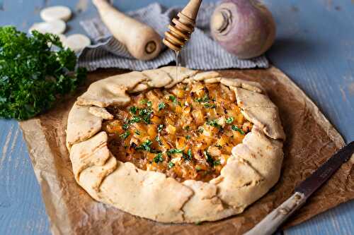 Tarte rustique au rutabaga, panais et chèvre