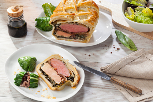 Tourte au foie gras et magret, caillettes au confit de canard