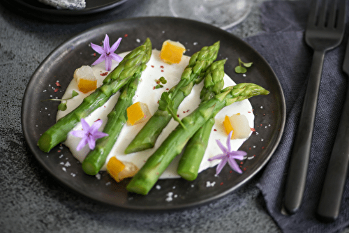 Asperges vertes au crémeux de chèvre