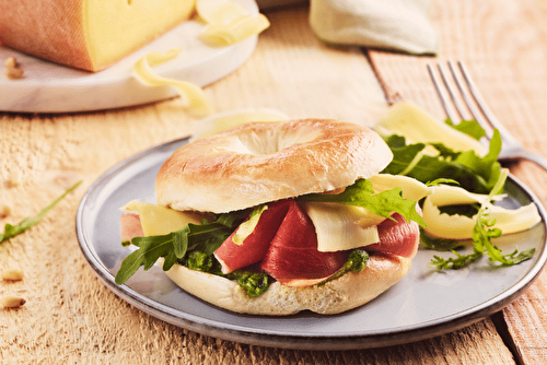 Bagels à la Raclette de Savoie et au pesto