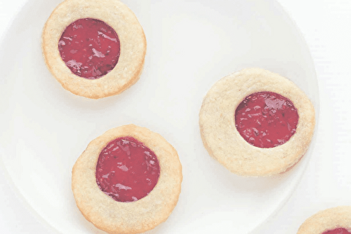 Biscuits miroir à la framboise, pour utiliser vos blancs