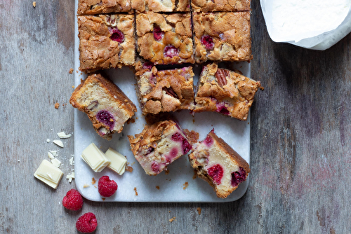 Blondie aux framboises et noix de pécan