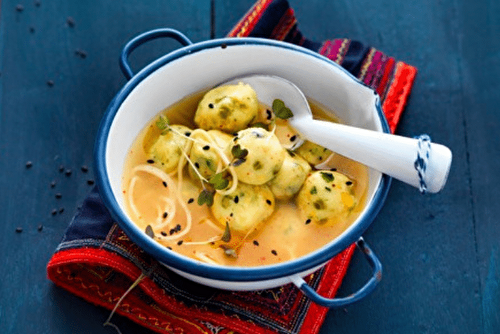 Boulettes de légumes au bouillon et nouilles