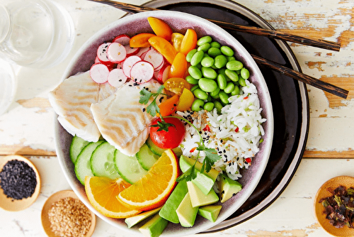 Bowl de cabillaud au riz et petits légumes
