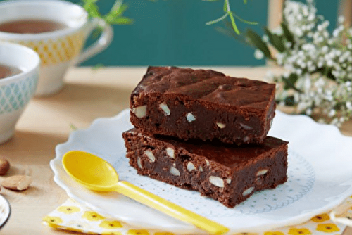 Brownie sans beurre aux amandes entières et en purée