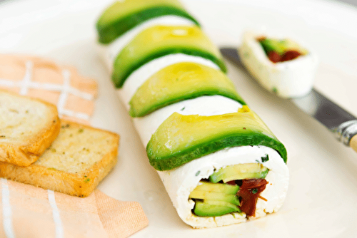 Bûche fromagère à l’avocat, l’apéritif sur toast