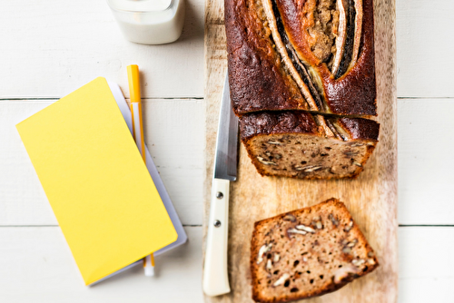 Cake moelleux à la banane et aux noix de pécan