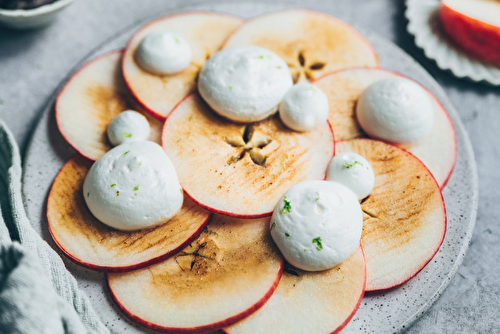 Carpaccio de pommes Pink Lady et chantilly coco