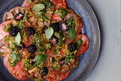 Carpaccio de tomates au pesto de pistache