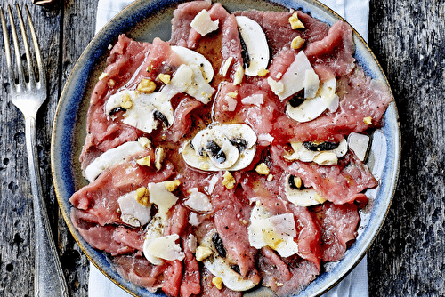 Carpaccio de veau, champignons et noix