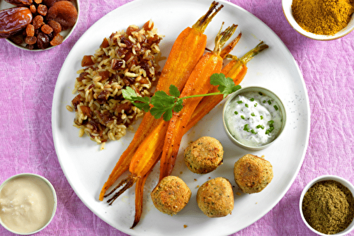 Céréales aux fruits secs, carottes rôties et falafels