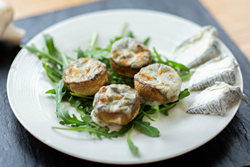 Champignons farcis au fromage de chèvre et herbes