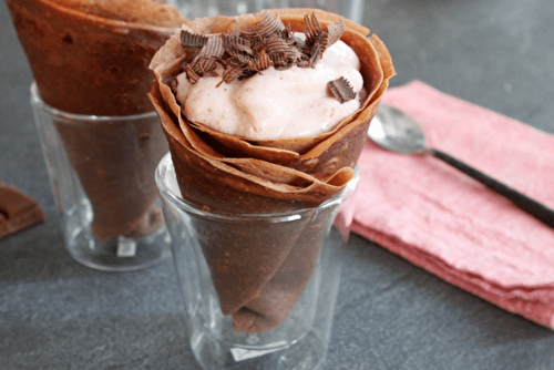 Crêpes au chocolat et mousse aux fruits rouges