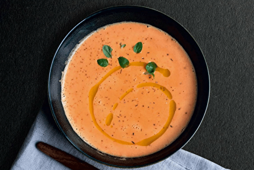 Gaspacho au poivron rouge et tomate-basilic