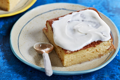 Gâteau aux tres leches imbibé de sirop de lait