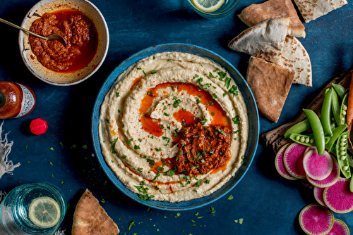 Houmous épicé à la sauce à l'harissa au Tabasco Rouge