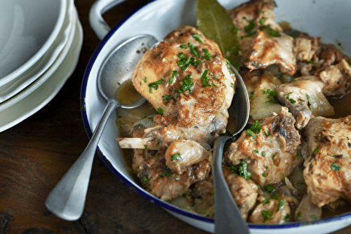 Lapin aux herbes, le bon plat qui mijote