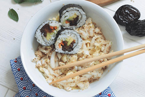 Makis et rouleaux de printemps aux pruneaux