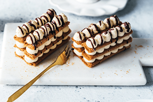 Millefeuilles aux crêpes dentelle, vanille et tonka