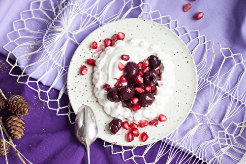 Mini pavlovas aux cerises et grenades