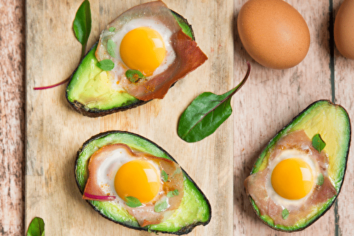 Oeufs cocotte avocat et jambon cru Aoste