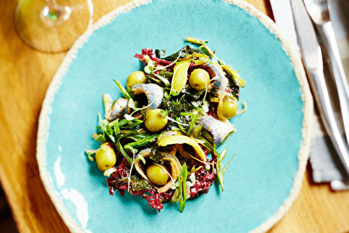Olives vertes et sardines en salade par Julien Duboué